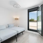 Atico En Con Gran Terraza, Piscina Y Pista De Paddel Daire
