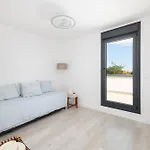 Atico En Con Gran Terraza, Piscina Y Pista De Paddel Daire