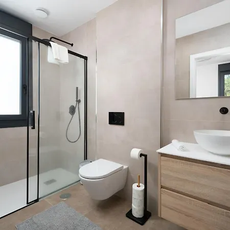 Atico En Con Gran Terraza, Piscina Y Pista De Paddel Llanes